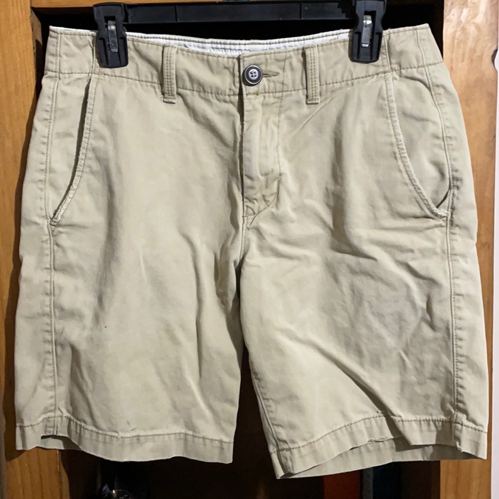 American eagle khaki shorts size 30